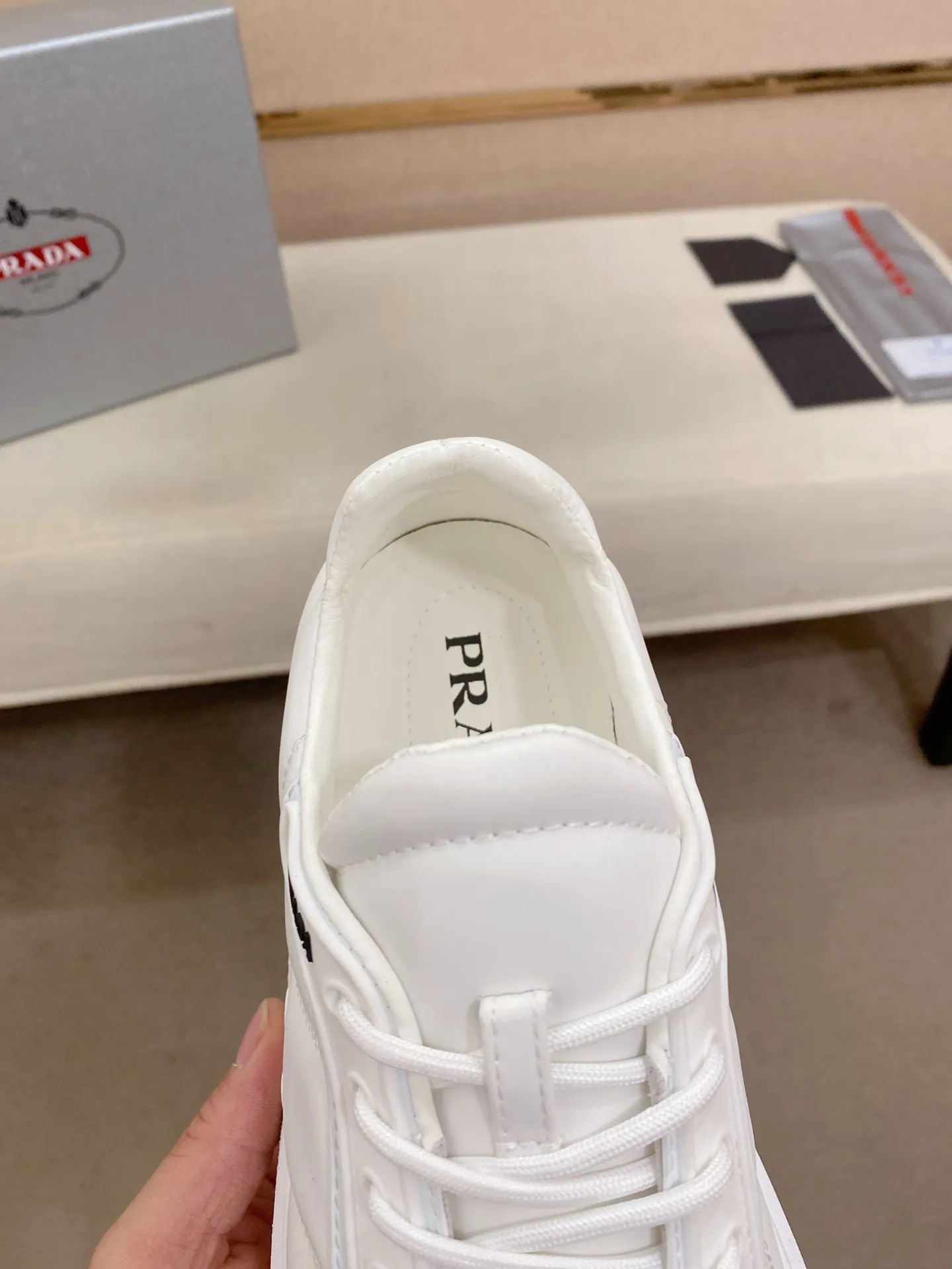 Factory price 580💰 ✔️✔️✔️High version High-quality new PRADA counters are on the market simultaneously, new men's shoes, 😘fabrics imported technological waterproof fabrics, made by pure handicrafts. Lining: Full cowhide lining. 👍🏿 High-end ☄️ air-cushion molded anti-slip rubber outsole, exquisite lines, simple and elegant, comfortable and high-end for leisure travel. Code number: 38 to 45